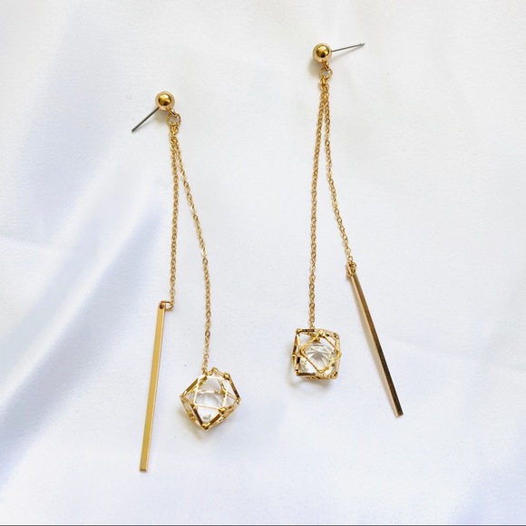 Urban Outfitters Jewelry - Clearance🔥Diamond and String Earrings